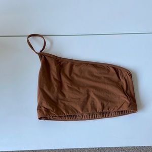 Fits everybody one shoulder bra skims